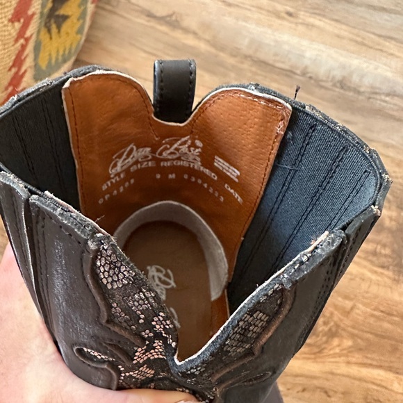 Dan Post “ Shay” Bootie. Black with silver inlay. Never worn. - Picture 4 of 8